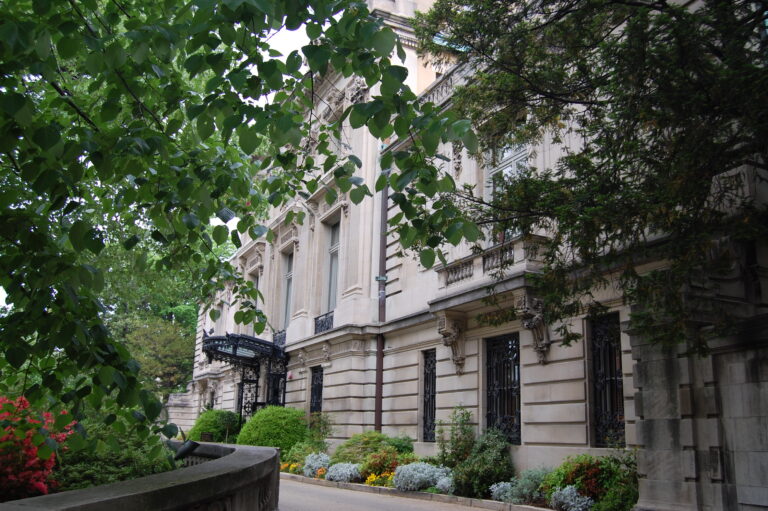 The front entrance of the Cosmos Club